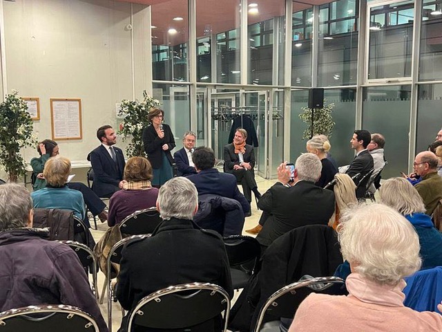 Table ronde avec Agnès Firmin le Bodo