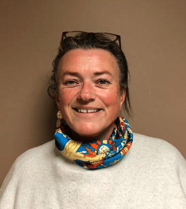 Coralie est bénévole et rend visite aux personnes en fin de vie